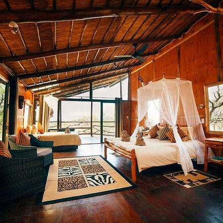 Pezulu Tree House Lodge Ходспруит Екстериор снимка