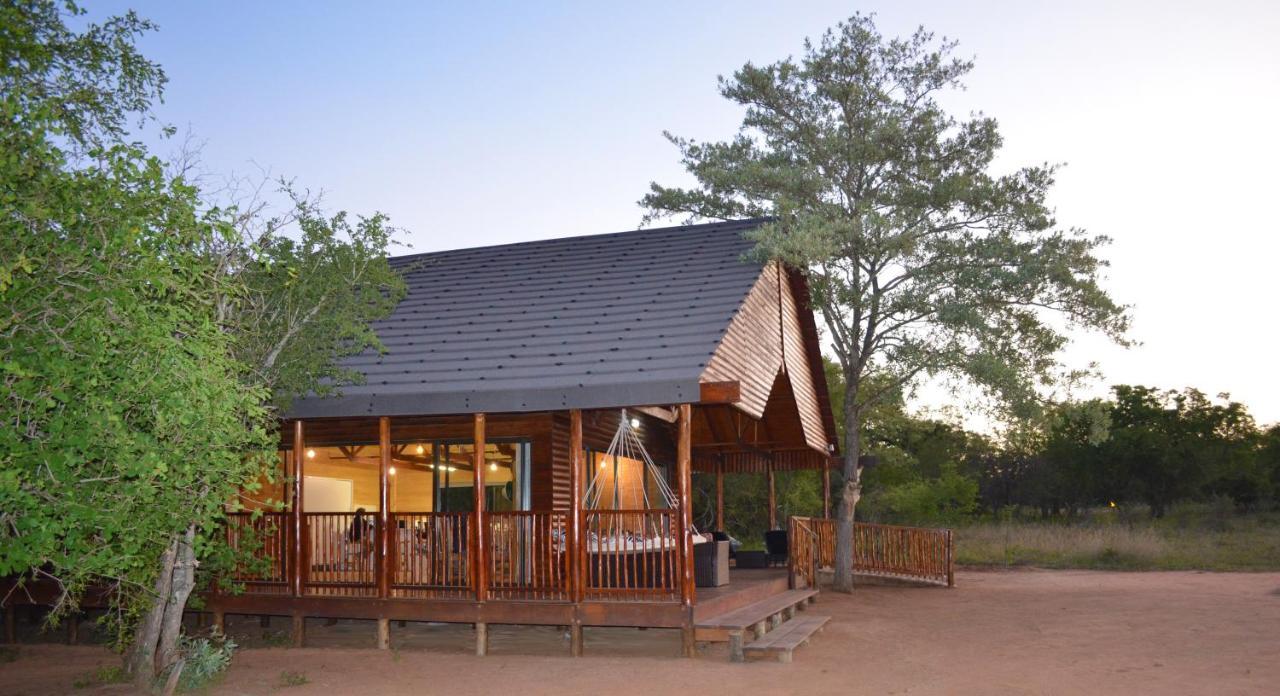 Pezulu Tree House Lodge Ходспруит Екстериор снимка