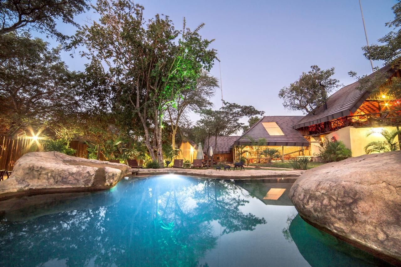 Pezulu Tree House Lodge Ходспруит Екстериор снимка
