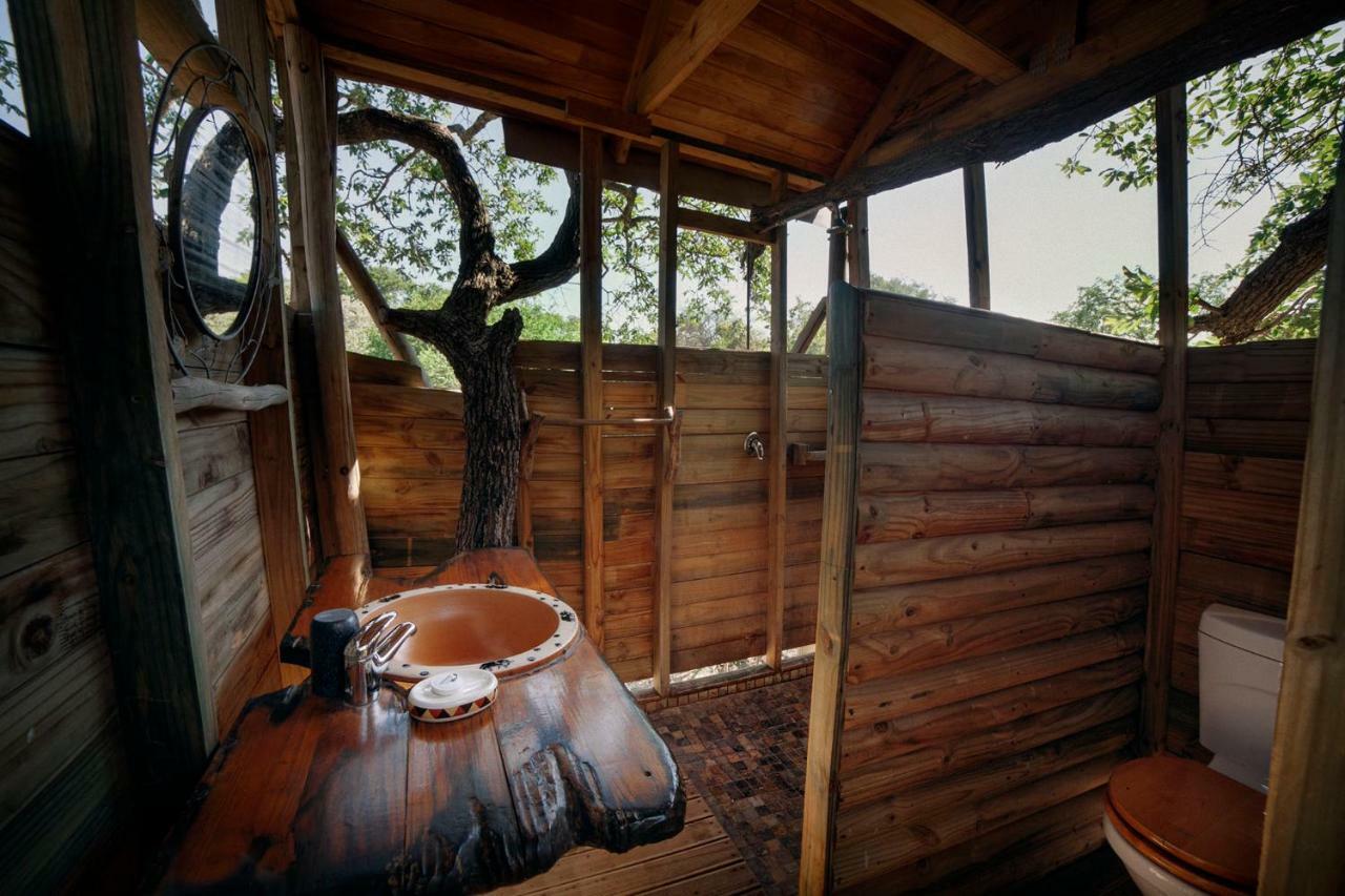 Pezulu Tree House Lodge Ходспруит Екстериор снимка
