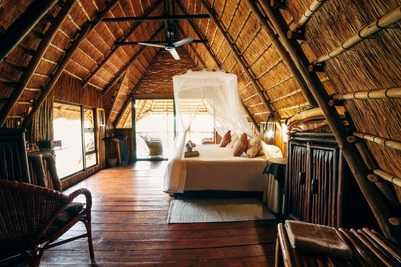 Pezulu Tree House Lodge Ходспруит Екстериор снимка