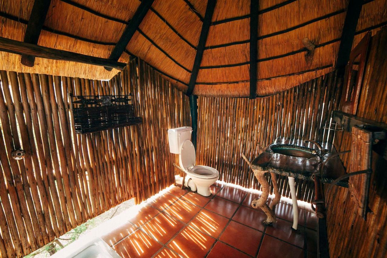 Pezulu Tree House Lodge Ходспруит Екстериор снимка