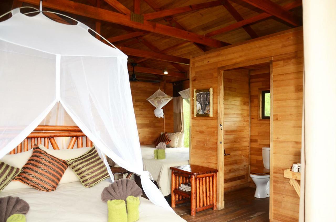 Pezulu Tree House Lodge Ходспруит Екстериор снимка