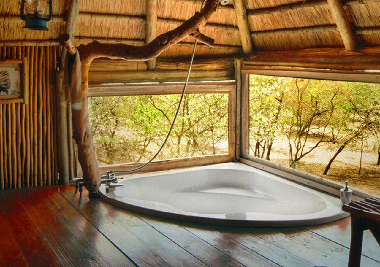 Pezulu Tree House Lodge Ходспруит Екстериор снимка
